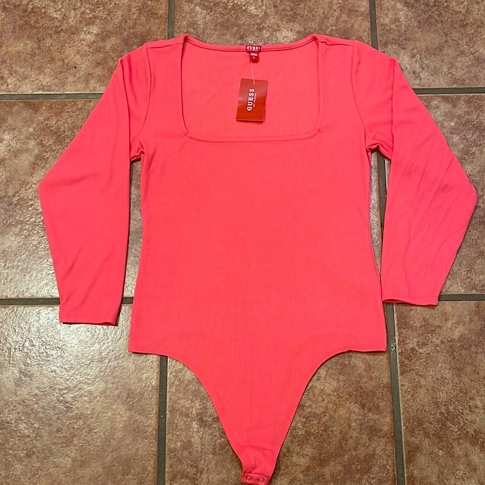 New Guess brand coral pink square neck body suit. Size L.